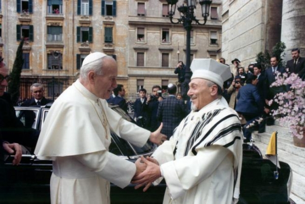 pope john paul and rabbi elio toaff 1986 small